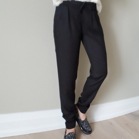 Aritzia Talula jogger pants - Picture 2 of 7